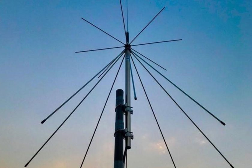 Wideband Omni-Directional Discone Antenna